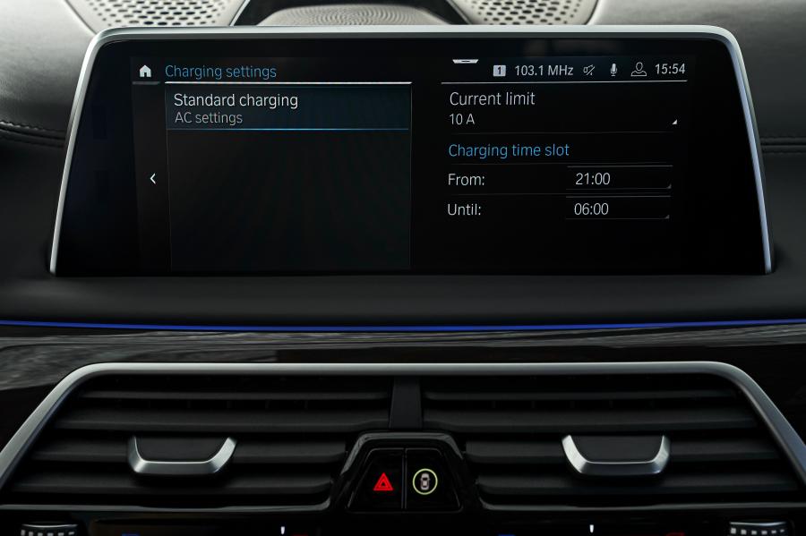 Детали интерьера BMW 745Le xDrive M Sport (G12) 2019 года  (WW) (фото 61 из 103)